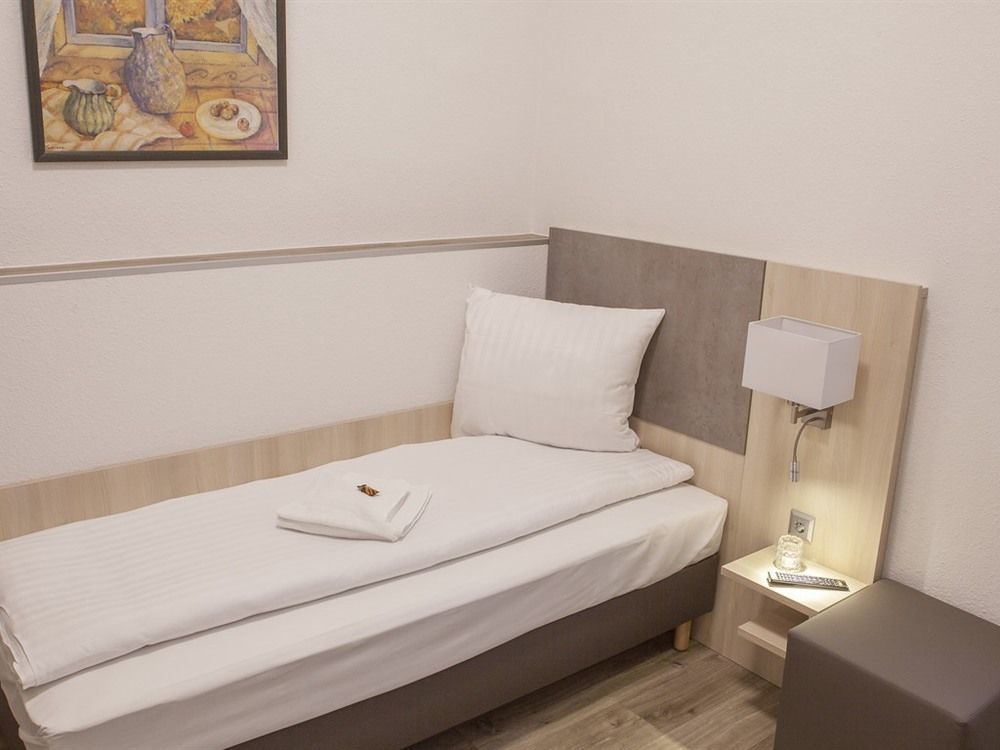 בראונוויילר Hotel Schugt מראה חיצוני תמונה