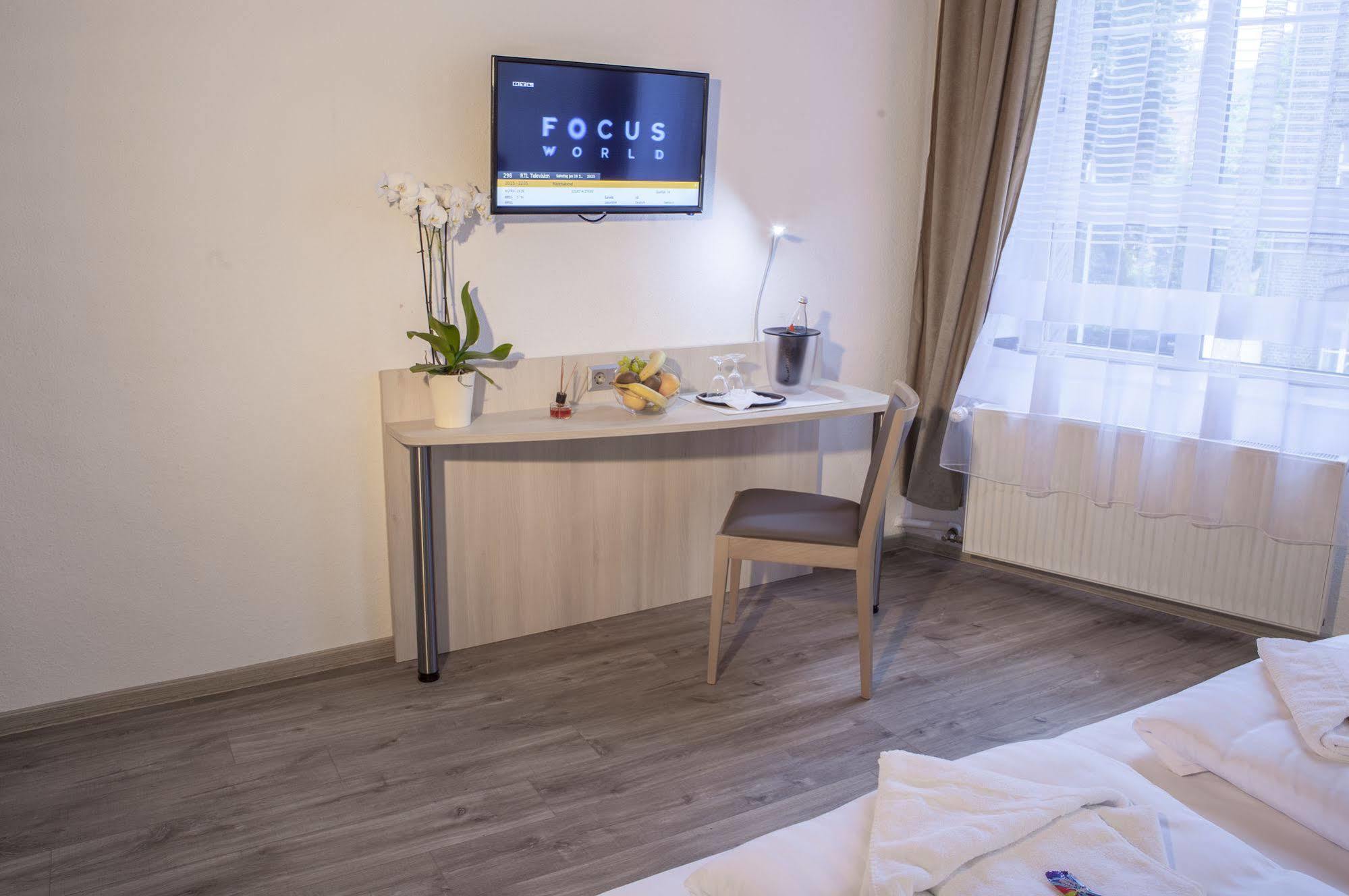 בראונוויילר Hotel Schugt מראה חיצוני תמונה